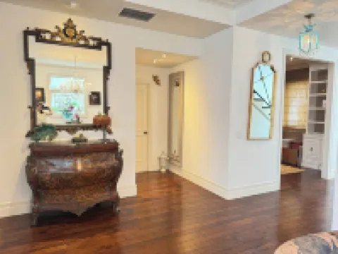 5-bedroom in Newport Beach，the High quality, convenient and very comfortable;
