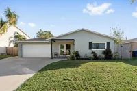 Heated Salt Pool & Hot Tub: 4mi to Beach!Great Family Friendly Vacation