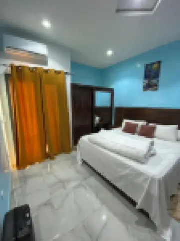 Serene Luxury Retreat and Relaxation Oasis