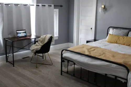 10 Minutes to Skaneateles! Top-Floor Auburn Apartment Near Emerson Park