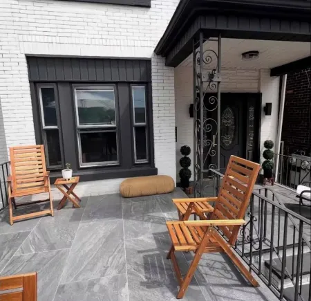 Oasis on the Hudson River: NYC Views & Vibes, Charming 2 Bedroom with Wifi Отели рядом с достопримечательностью «Запад Нью Йорк Паркс Департмент»