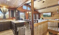 Cozy 3-bedroom cabin in fabulous Worley with AC, WiFi, and a game room.