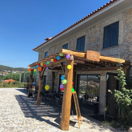 Hotel Quinta da Tulha by VimaHotels Отели рядом с достопримечательностью «Замок Гимарайнш»