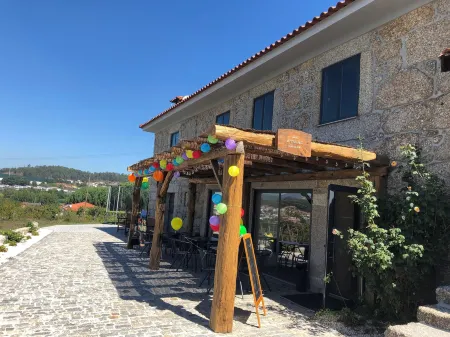 Hotel Quinta da Tulha by VimaHotels Отели рядом с достопримечательностью «Guimarães Historical City Centre»