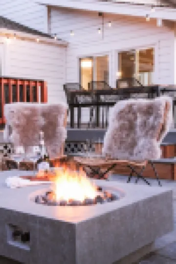 Updated 4 Bedroom Home Near Stunning Lake • Cozy Fire Pit • 40 Mins from RMNP