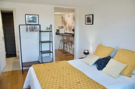 Gîte le champ libre, in quiet countryside 5mn from La Roche sur Yon Отели в г. Домпьер-Сюр-Йон