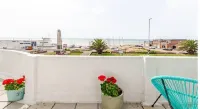 Stunning Beachfront Apartment Bexhill-on-Sea otelleri