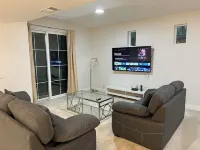 Charming 2-bedroom Arcadia townhome in brilliant Arcadia with WiFi, AC