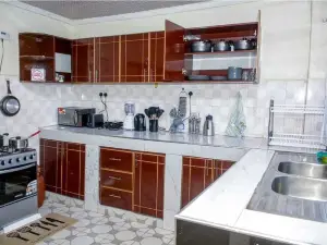 Exquisite 2Br Ensuite Apartment Close to Rupa Mall, Mediheal Hospital, and St Lukes Hospital