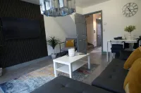 Cosy home away from home. Ideal for families, contractor and more. Hotels in Smethwick