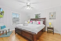 Gorgeous 2- Story home in heart of Broad Ripple Hotels in Broad Ripple Village