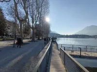 Charming apartment 3 bedrooms, 5 minutes walk from lake and train station