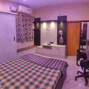 T2 Lovely 2 bedroom hill view with covered parking Rooms