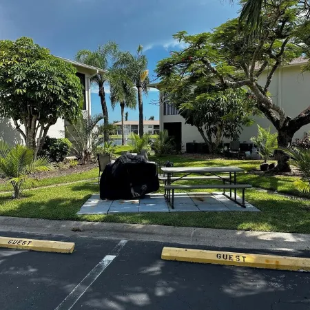 Renovated 2bed 2bath condo 2min to Fort Myers & Sanibel Beaches with WiFi, AC