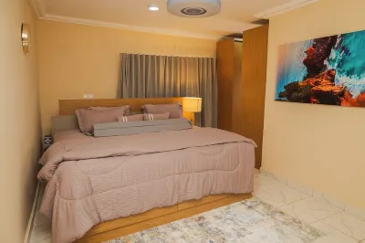 Charming 3-bedroom house  in enchanting Kweiman-Danfa in a secure community 住宿飯店