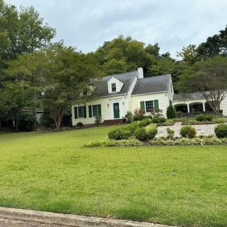 Charming 4-bedroom bungalow, ideal for gameday, & celebrating in Starkville, MS!