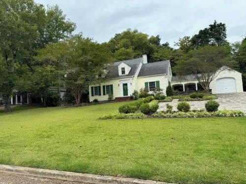 Charming 4-bedroom bungalow, ideal for gameday, & celebrating in Starkville, MS!