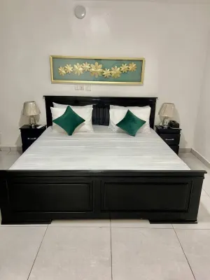 M & M Penthouse, 1 bedroom Salon Villa Complete Hotel a 