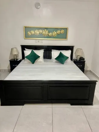 M & M Penthouse, 1 bedroom Salon Villa Complete