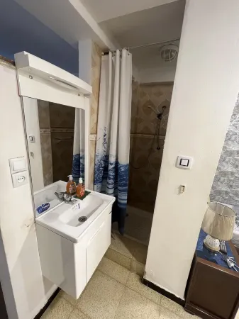 Studio Propre Avec Garage à Valmascort Annaba Отели в г. Эль-Буни