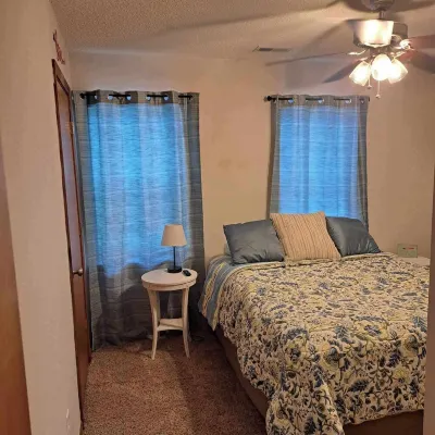 Charming 2-bedroom townhome  near base and beaches. Shopping and restaurants