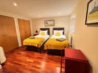 Stunning, Chic 3-4 Bed House! 4 Storeys