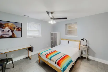 Cozy Split Level Pet Friendly Monthly Rental Home