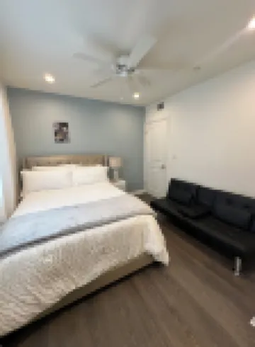 House of Gucci Inspired I 4BR + Free Parking + Prime Location IDiscounted Rate