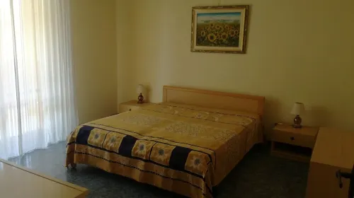 An oasis of peace in the city center with parking space