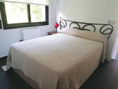 Atenea House Отели рядом с достопримечательностью «Termes Romanes De Caldes De Malavella»