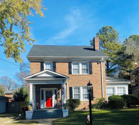 Spacious 4-bedroom house in fabulous Petersburg with AC, WiFi