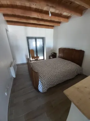 Le Grenier de Joséphine, Larzac, Maison Rénovée Avec Jardin et vue Magnifique Hotel di Le Caylar