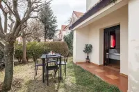 Lovely apartment with free parking in Evran