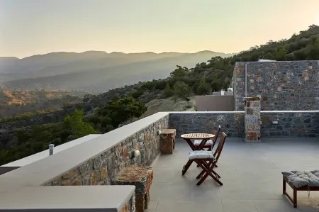 Omythos Uranos, Romantische Villa mit Grosser Privaterterrasse und Aussicht