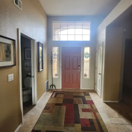 Stunning 3 bed/2.5 bath Overlooking Ocotillo Golf Course w/ Heated pool & Hottub