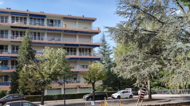 Bel Appartement Avec vue Panoramique sur la Montagne 韋爾內萊班酒店