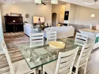 Modern 3-Bedroom Home with Stunning Mountain Views – Walk to Trails and River