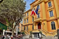 Charming historic city apartment 4 People Hotels in Vence