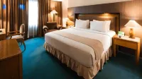 Oasis Amir Hotel Hotel dekat Taman Lapangan Banteng