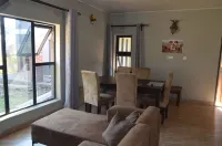 Homz Cottage - Mfuwe, Zambia on the gateway into the South Lunagwa National Park Hotels in Chipata