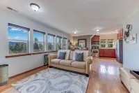 Charming 1-bedroom house with WiFi, AC in lovely Snohomish Hotels in Cathcart