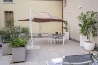 Apartment with a balcony overlooking the harbor Hotels in Salo