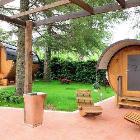 Rifugio DiVino Dormire in Una Botte Glamping Nella Tenuta Vitivinicola