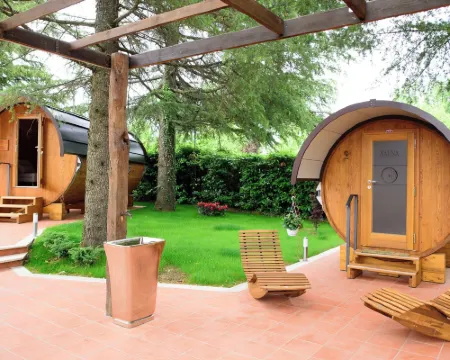 Rifugio DiVino Dormire in Una Botte Glamping Nella Tenuta Vitivinicola リエーティのホテル