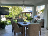 Spacious 4-bedroom vacation home minutes to John Pennekamp Coral Reef State Park