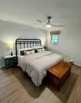 Carters Creek Cottage just minutes away from Franklin, Leipers Fork, South Hall.