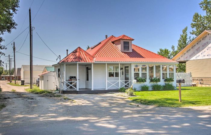 Charming Choteau Cottage: Ski & Fish Nearby!
