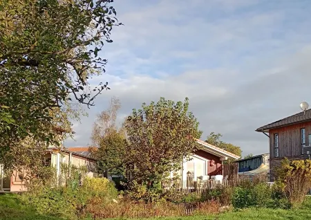 Das Pustehus in Grödersby, Weitblick Über Wiese und Feld zur Schlei Отели в г. Грёдерсби
