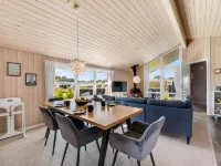 "Shalin" - 1.4km to the Fjord Hotels in Hemmet