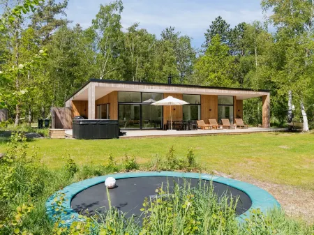 "Tinja" - 900m from the Sea Отели в г. Hojby